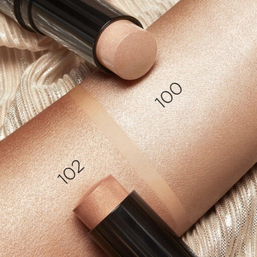 Radiant Touch Creamy Stick Highlighter - Iluminador Rosto - Cor 102 - Golden Biscuit - 10g - Image 4